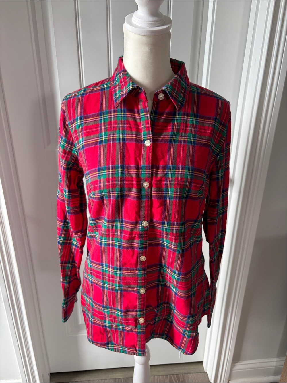 Vineyard Vines Red Plaid Button-Up Shirt 100% Cotton (size 2)